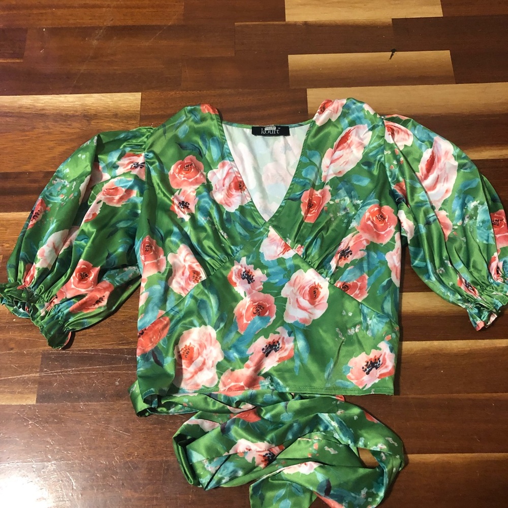 Kourt Green Flower Silky Top